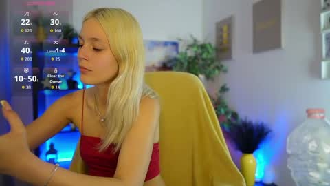 luna_grace18 online show from 06/08/26, 03:45