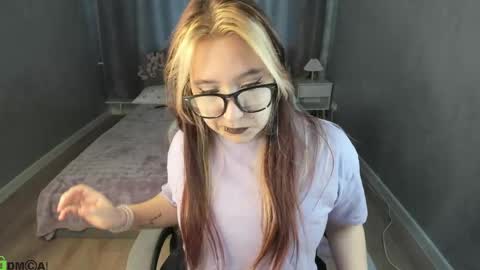 Luna Host online show from 05/14/26, 01:45