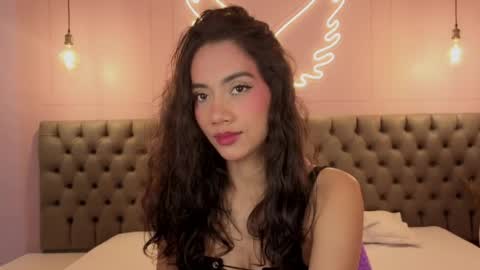 Snapshot of luna_hot_ass chatting on 04/19/26, 11:40 luna_hot_ass online show from 04/19/26, 11:40