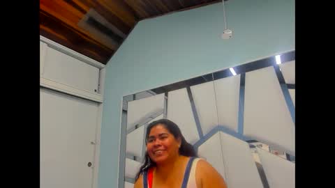 luna_hott1_ online show from 12/21/25, 02:13