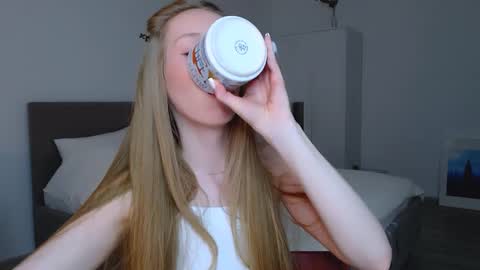 Luna online show from 12/30/24, 07:53