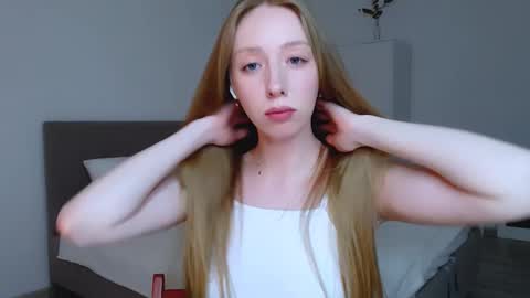 Luna online show from 02/16/25, 10:54