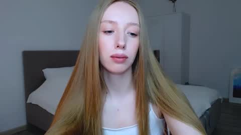 Luna online show from 03/03/25, 07:28