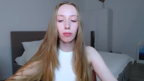 Luna online show from 03/06/25, 02:30