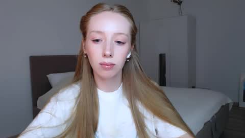 Luna online show from 03/07/25, 10:21