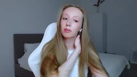 Luna online show from 09/09/25, 09:03