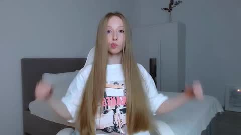 Luna online show from 10/12/25, 09:03