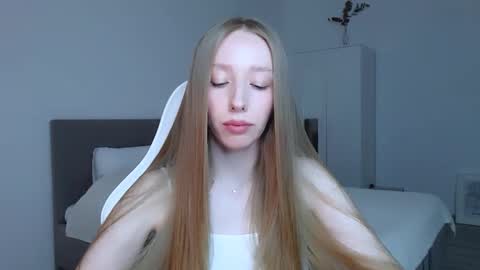 Luna online show from 10/21/25, 07:58