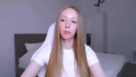 Luna online show from 11/13/25, 08:52