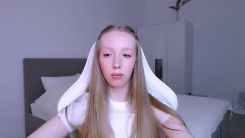 Luna online show from 12/14/25, 01:11