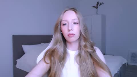 Luna online show from 12/15/25, 09:19