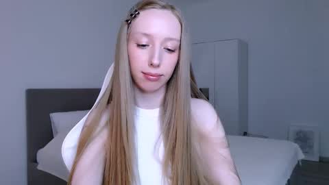 Snapshot of luna_insanity chatting on 02/18/26, 09:00 Luna online show from 02/18/26, 09:00