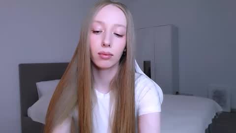 Snapshot of luna_insanity chatting on 02/21/26, 09:27 Luna online show from 02/21/26, 09:27