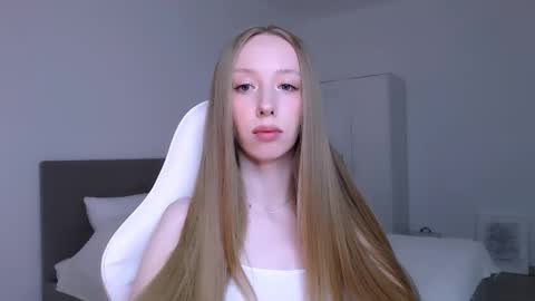 Snapshot of luna_insanity chatting on 03/09/26, 09:19 Luna online show from 03/09/26, 09:19