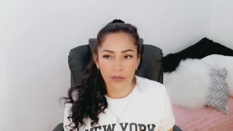 Snapshot of luna_lgomez chatting on 03/31/26, 04:18 luna online show from 03/31/26, 04:18