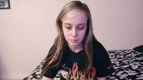 Luna online show from 02/14/25, 02:07