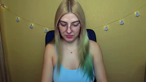 Snapshot of luna_lush_ chatting on 12/09/24, 10:22 Luna online show from 12/09/24, 10:22