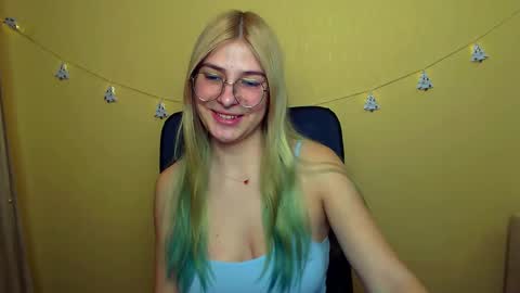Snapshot of luna_lush_ chatting on 12/09/24, 01:24 Luna online show from 12/09/24, 01:24