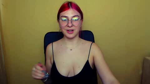Snapshot of luna_lush_ chatting on 02/27/25, 12:23 Luna online show from 02/27/25, 12:23