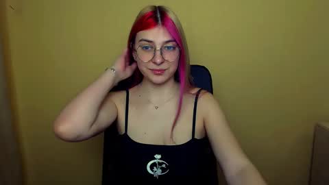 Snapshot of luna_lush_ chatting on 03/05/25, 08:21 Luna online show from 03/05/25, 08:21