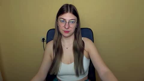 Luna online show from 11/24/25, 11:32