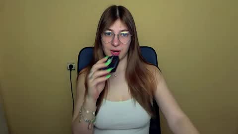 Luna online show from 04/14/26, 07:36