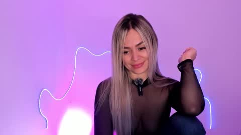 Luna Marquez online show from 11/25/25, 11:54