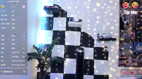 LUNA MCCOY online show from 10/08/25, 07:22