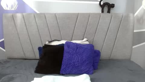 Snapshot of luna_merie chatting on 02/15/26, 05:53 Luna online show from 02/15/26, 05:53