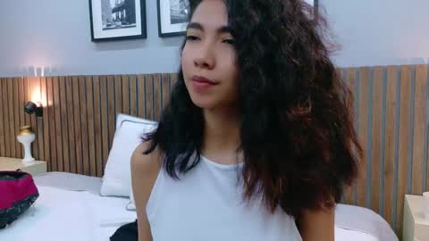 LUNA  online show from 12/20/25, 02:35