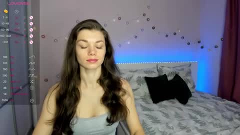 luna_smille online show from 03/06/25, 08:19