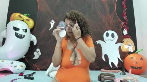 Luna online show from 10/29/25, 08:32