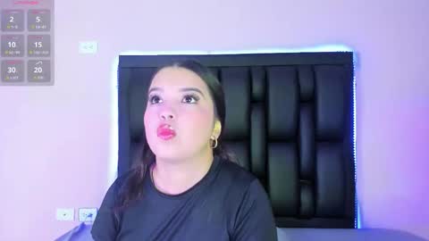 Snapshot of luna_sweeett_ chatting on 11/14/25, 12:15 Luna online show from 11/14/25, 12:15