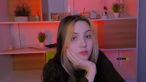 Luna online show from 10/14/25, 07:03