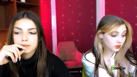 Luna online show from 12/03/25, 12:14