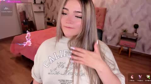 Snapshot of luna_volk chatting on 10/10/25, 03:38 Luna online show from 10/10/25, 03:38