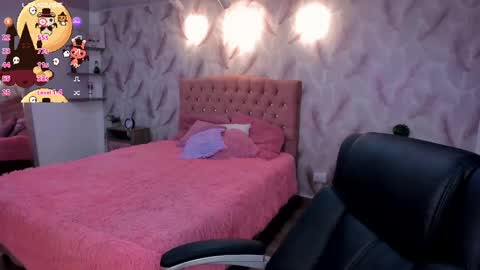 Snapshot of luna_volk chatting on 10/14/25, 02:45 Luna online show from 10/14/25, 02:45