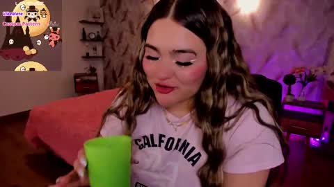 Snapshot of luna_volk chatting on 10/16/25, 03:18 Luna online show from 10/16/25, 03:18