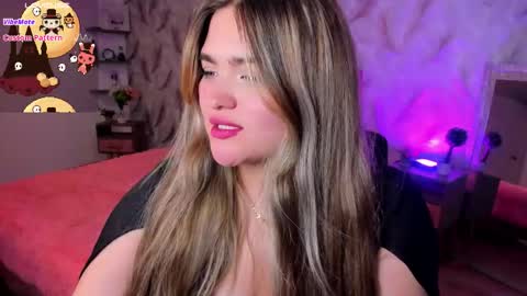 Snapshot of luna_volk chatting on 10/21/25, 02:45 Luna online show from 10/21/25, 02:45