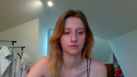 Snapshot of luna_xsensual chatting on 12/04/24, 08:01 L U N A  online show from 12/04/24, 08:01