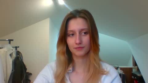 Snapshot of luna_xsensual chatting on 01/17/25, 02:39 L U N A  online show from 01/17/25, 02:39