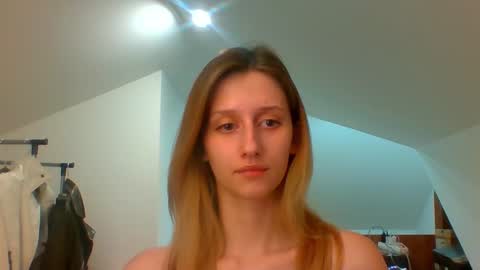 Snapshot of luna_xsensual chatting on 01/22/25, 05:49 L U N A  online show from 01/22/25, 05:49