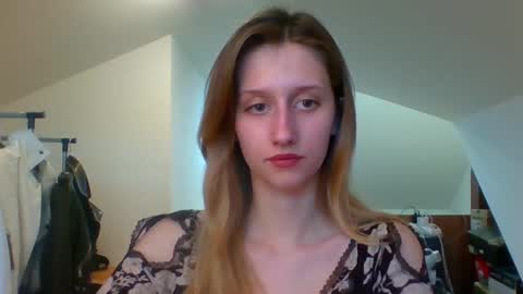 Snapshot of luna_xsensual chatting on 01/24/25, 02:51 L U N A  online show from 01/24/25, 02:51