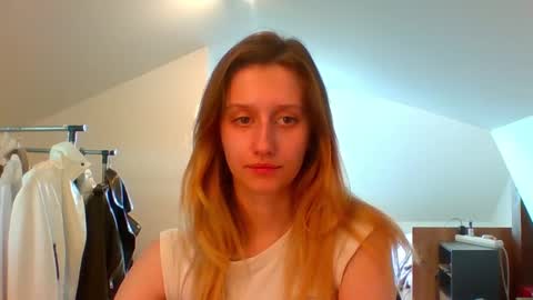 Snapshot of luna_xsensual chatting on 03/10/25, 02:59 L U N A  online show from 03/10/25, 02:59