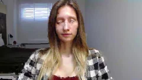 Snapshot of luna_xsensual chatting on 10/03/25, 05:37 L U N A  online show from 10/03/25, 05:37