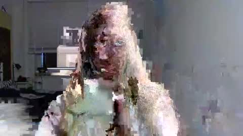 Snapshot of luna_xsensual chatting on 10/29/25, 06:48 L U N A  online show from 10/29/25, 06:48