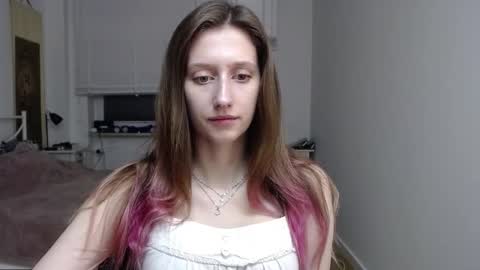 Snapshot of luna_xsensual chatting on 12/17/25, 06:30 L U N A online show from 12/17/25, 06:30