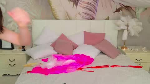 Luna online show from 05/01/26, 09:30