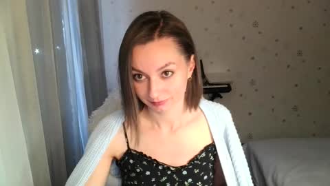 lunaa_bluee online show from 10/29/25, 06:15