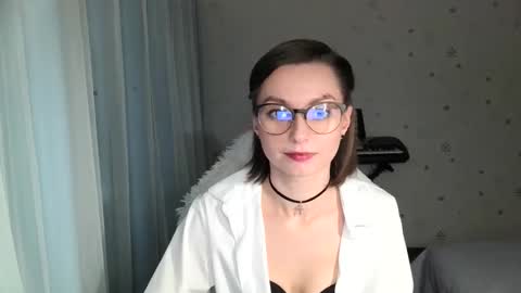 lunaa_bluee online show from 11/06/25, 08:10